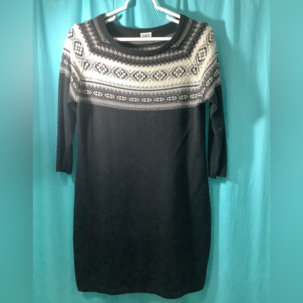 Suzy Shier long, fitted sweater.